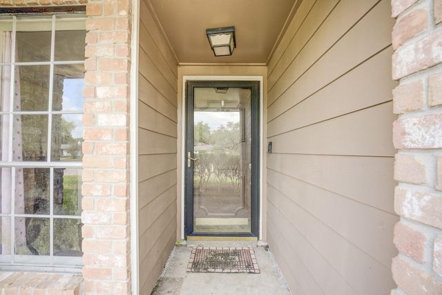 16926 Blackhawk Boulevard, Friendswood, TX 77546