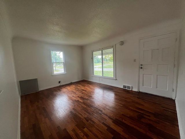 4702 Warrington Drive, Flint, MI 48504