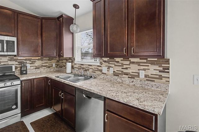 106 Shiloh Ridge Drive, Shiloh, IL 62221