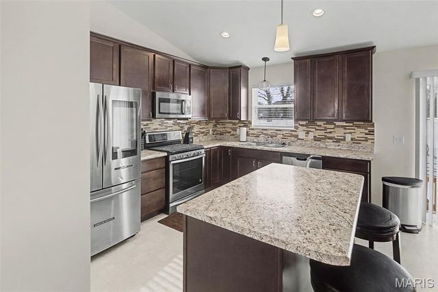 106 Shiloh Ridge Drive, Shiloh, IL 62221