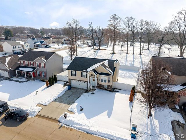 106 Shiloh Ridge Drive, Shiloh, IL 62221