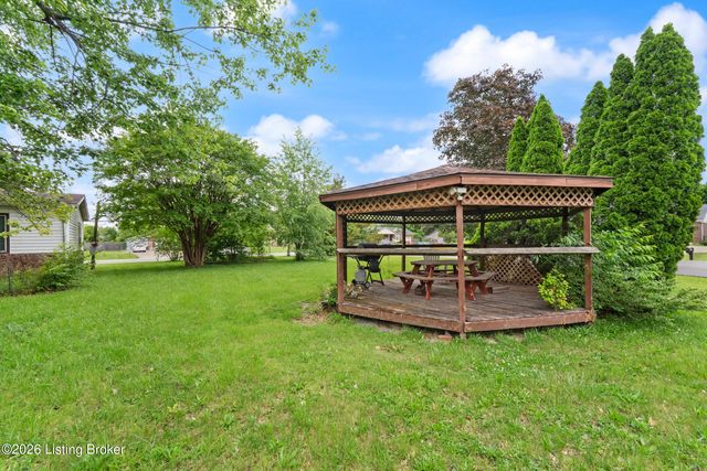 4604 Summitt Dr, Louisville, KY 40229