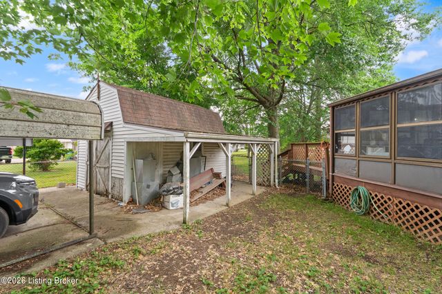 4604 Summitt Dr, Louisville, KY 40229