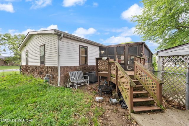 4604 Summitt Dr, Louisville, KY 40229