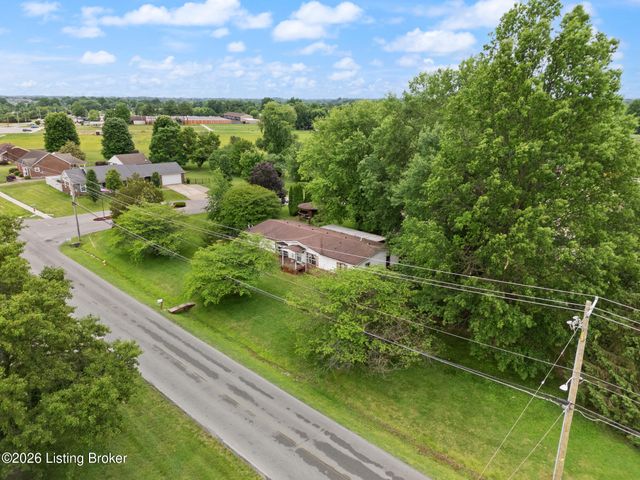 4604 Summitt Dr, Louisville, KY 40229