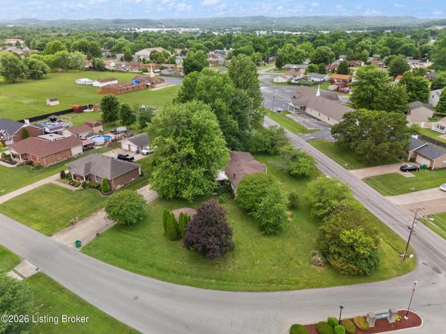 4604 Summitt Dr, Louisville, KY 40229