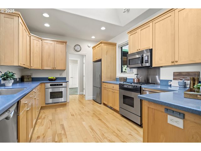 810 Nw BRADY Rd, Camas, WA 98607
