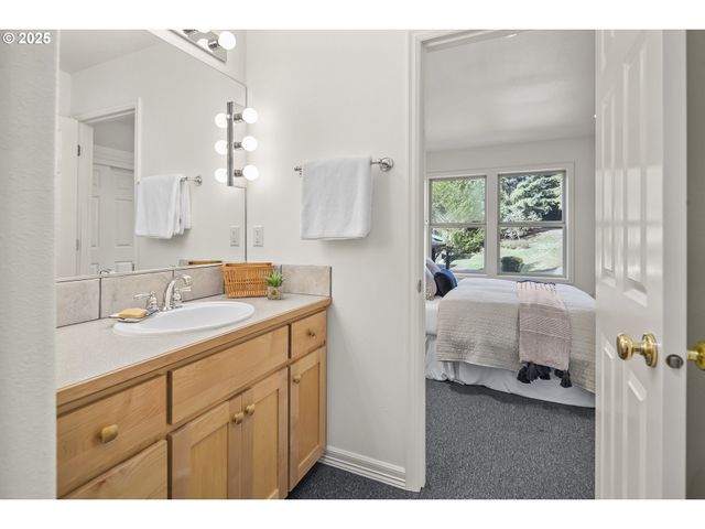 810 Nw BRADY Rd, Camas, WA 98607