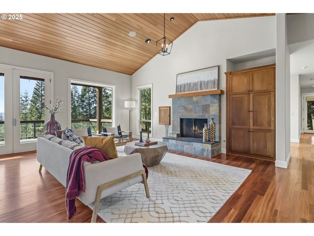 810 Nw BRADY Rd, Camas, WA 98607