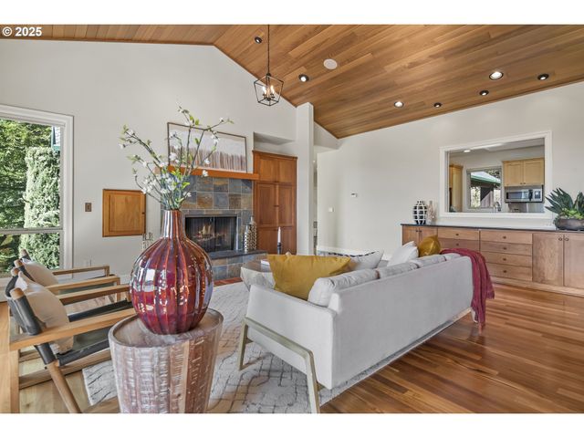 810 Nw BRADY Rd, Camas, WA 98607