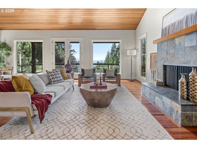 810 Nw BRADY Rd, Camas, WA 98607