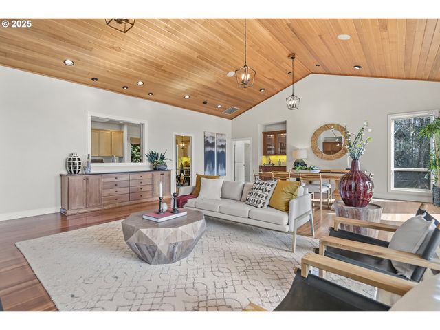 810 Nw BRADY Rd, Camas, WA 98607