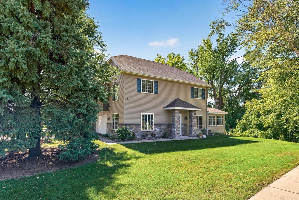 3341 Jansen Way, Vadnais Heights, MN 55127 — photo 2