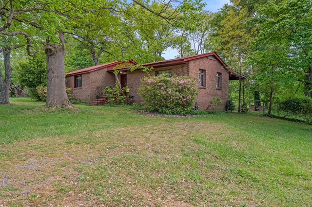 1400 Holders Cove Rd, Winchester, TN 37398