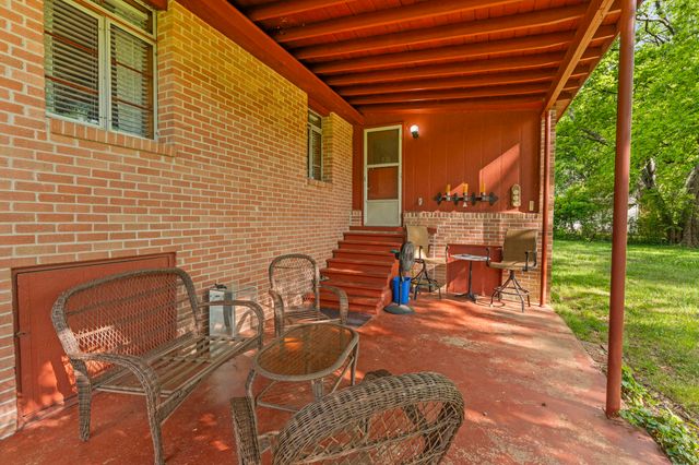 1400 Holders Cove Rd, Winchester, TN 37398