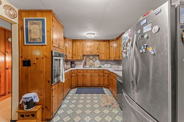1400 Holders Cove Rd, Winchester, TN 37398