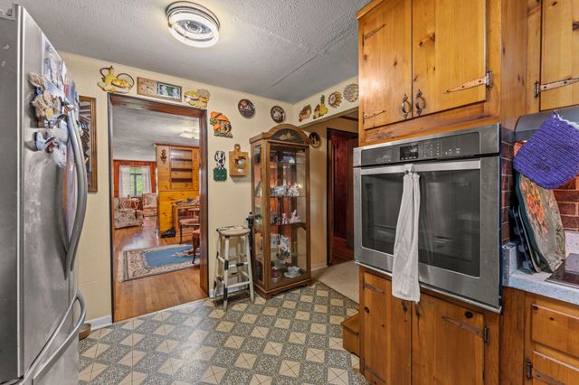 1400 Holders Cove Rd, Winchester, TN 37398