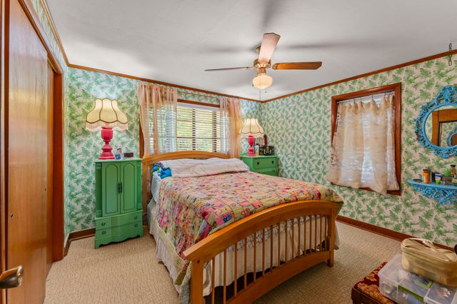 1400 Holders Cove Rd, Winchester, TN 37398