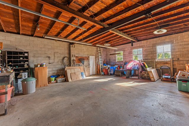 1400 Holders Cove Rd, Winchester, TN 37398