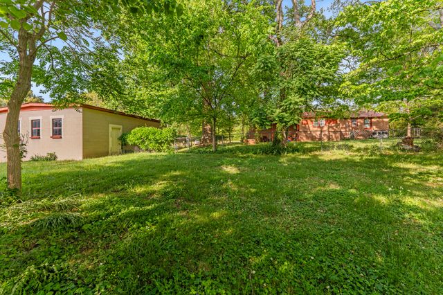 1400 Holders Cove Rd, Winchester, TN 37398