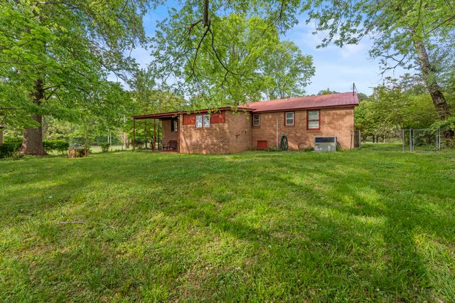 1400 Holders Cove Rd, Winchester, TN 37398
