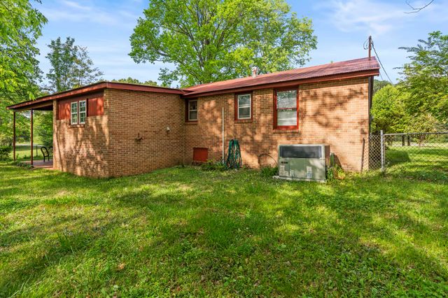 1400 Holders Cove Rd, Winchester, TN 37398