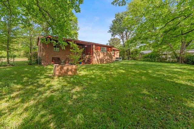 1400 Holders Cove Rd, Winchester, TN 37398