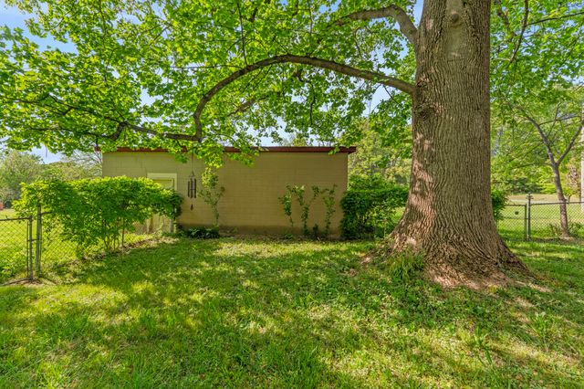 1400 Holders Cove Rd, Winchester, TN 37398