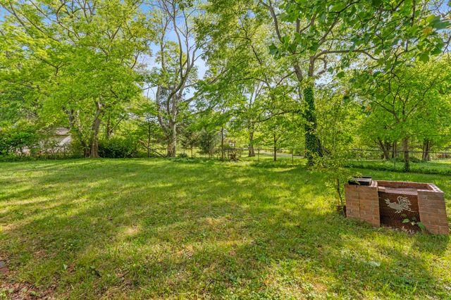 1400 Holders Cove Rd, Winchester, TN 37398