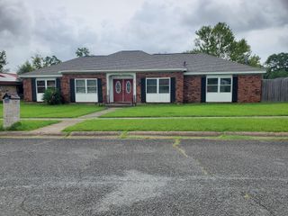 2102 Pear, Deridder, LA 70634