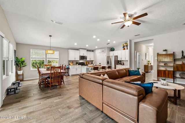 3800 GREAT FALLS Loop, Middleburg, FL 32068