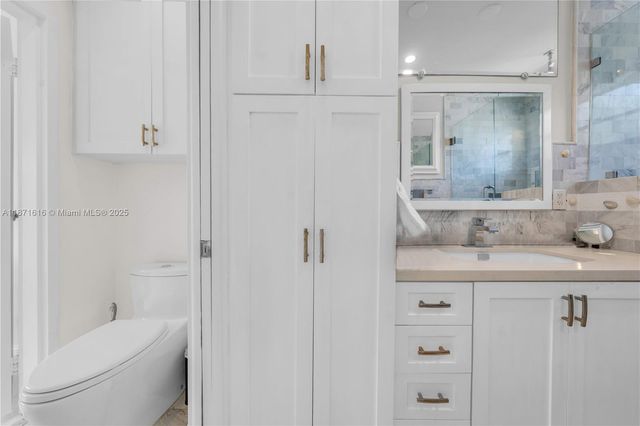 4710 Pine Tree Dr 26, Miami Beach, FL 33140