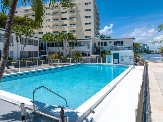 4710 Pine Tree Dr 26, Miami Beach, FL 33140