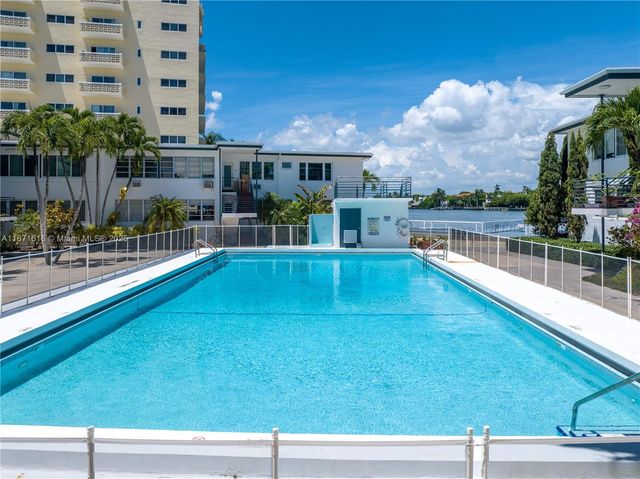 4710 Pine Tree Dr 26, Miami Beach, FL 33140