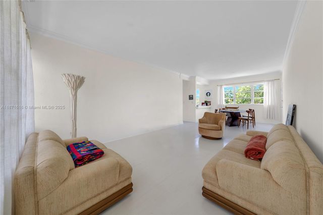 4710 Pine Tree Dr 26, Miami Beach, FL 33140