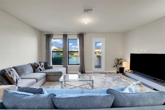 2293 S Appleton Circle, Oakland Park, FL 33309