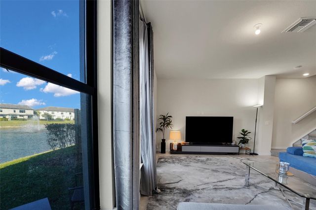 2293 S Appleton Circle, Oakland Park, FL 33309