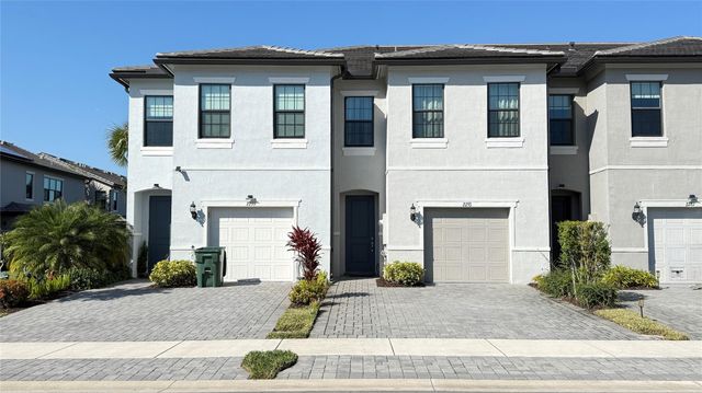 2293 S Appleton Circle, Oakland Park, FL 33309