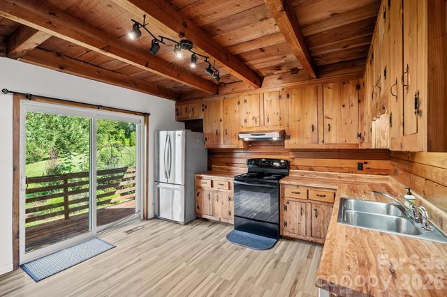 99999 Ed Debruhl Road, Alexander, NC 28701