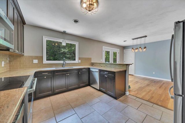 2060 Denise CIR, Roanoke, VA 24012