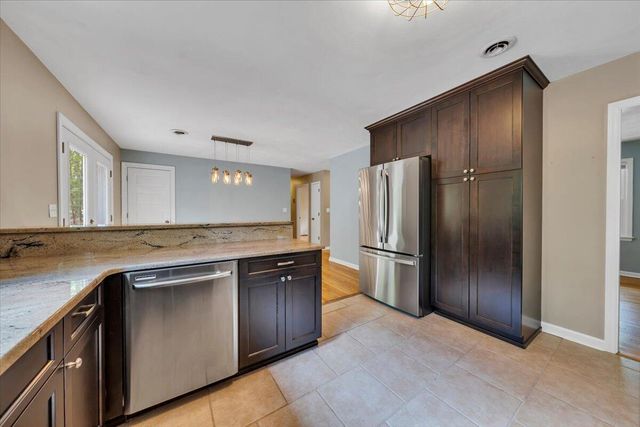 2060 Denise CIR, Roanoke, VA 24012