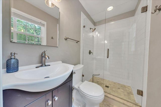 2060 Denise CIR, Roanoke, VA 24012