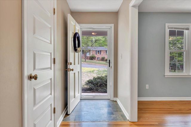 2060 Denise CIR, Roanoke, VA 24012