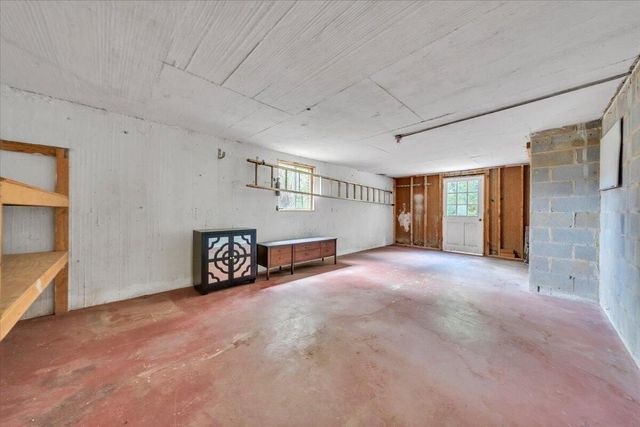2060 Denise CIR, Roanoke, VA 24012