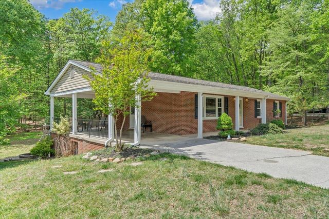 2060 Denise CIR, Roanoke, VA 24012