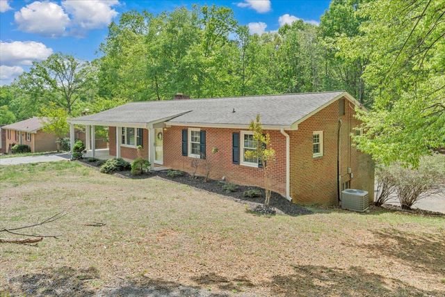 2060 Denise CIR, Roanoke, VA 24012
