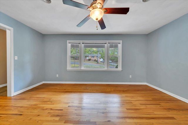 2060 Denise CIR, Roanoke, VA 24012