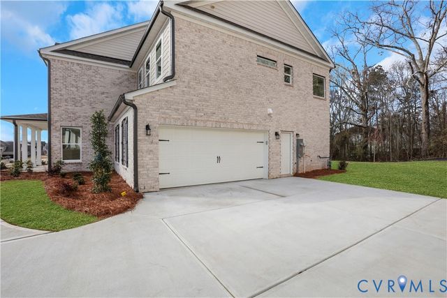 8481 Roden Dr, Mechanicsville, VA 23111