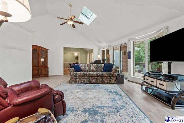 1041 Creekview Dr, Darlington, SC 29540
