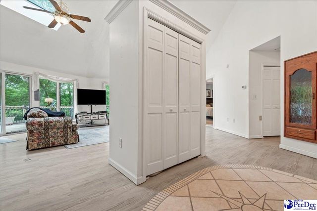 1041 Creekview Dr, Darlington, SC 29540